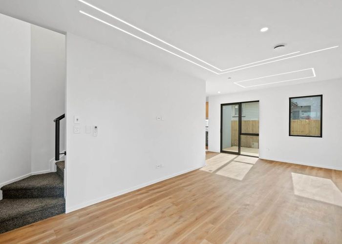  at 2/31 Mcleod Road, Weymouth, Manukau City, Auckland