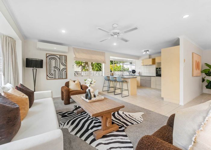  at 2 Greenleaf Way, Northcross, North Shore City, Auckland