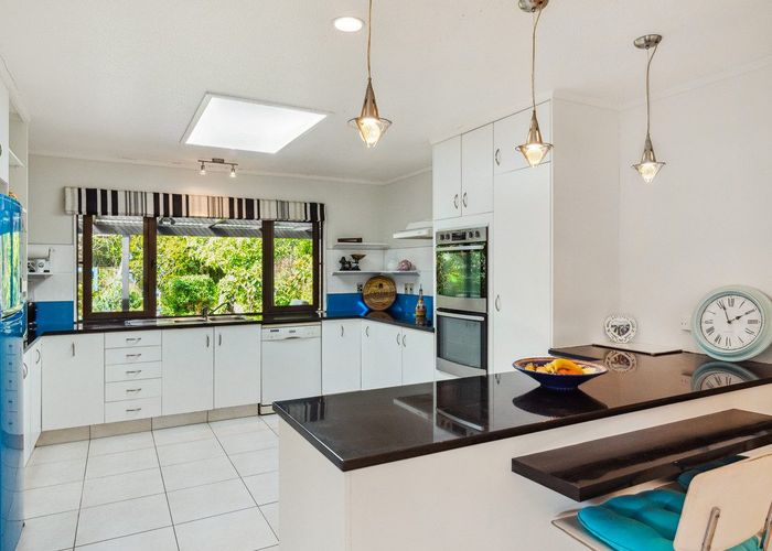  at 35 Greenaway Road, Waikanae, Waikanae