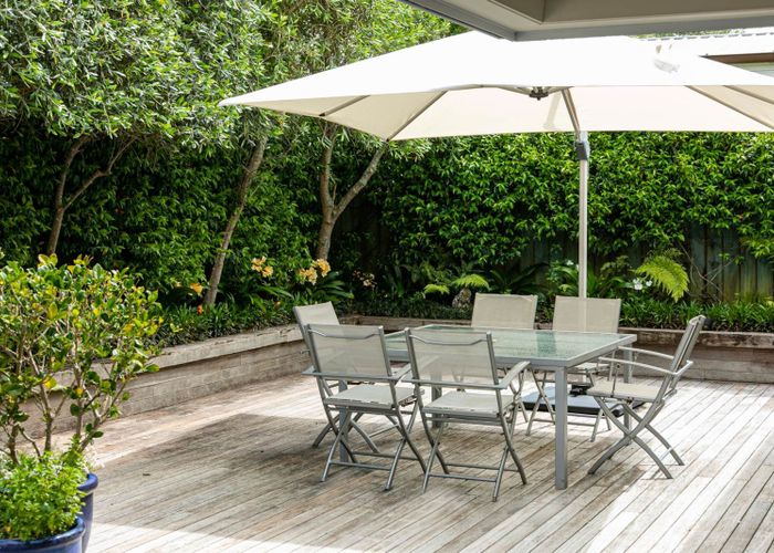  at 2/42 East Coast Road, Milford, Auckland