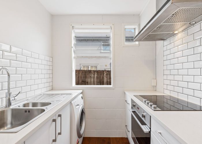  at 2/30 Bellevue Road, Mount Eden, Auckland City, Auckland