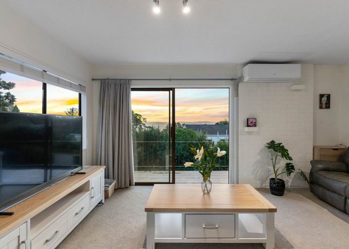  at 9 Sispara Place, Beach Haven, North Shore City, Auckland