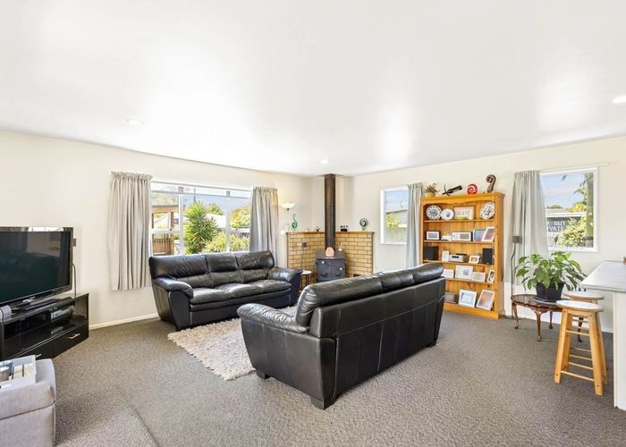  at 16 Ranui Station Road, Ranui, Auckland
