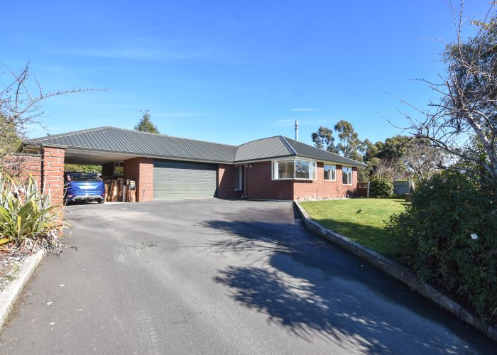  at 4 Walton Park Avenue, Fairfield, Dunedin