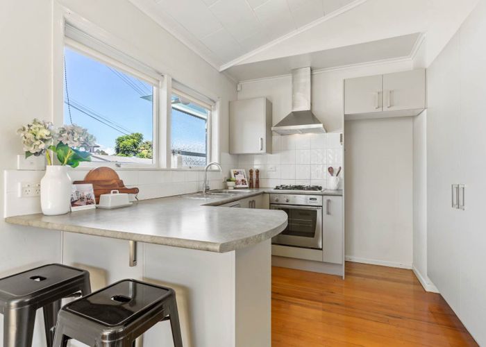  at 1/284 Rangatira Road, Beach Haven, Auckland