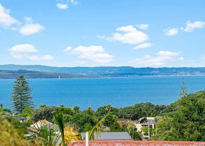  at 61 Lyons Avenue, Murrays Bay, North Shore City, Auckland