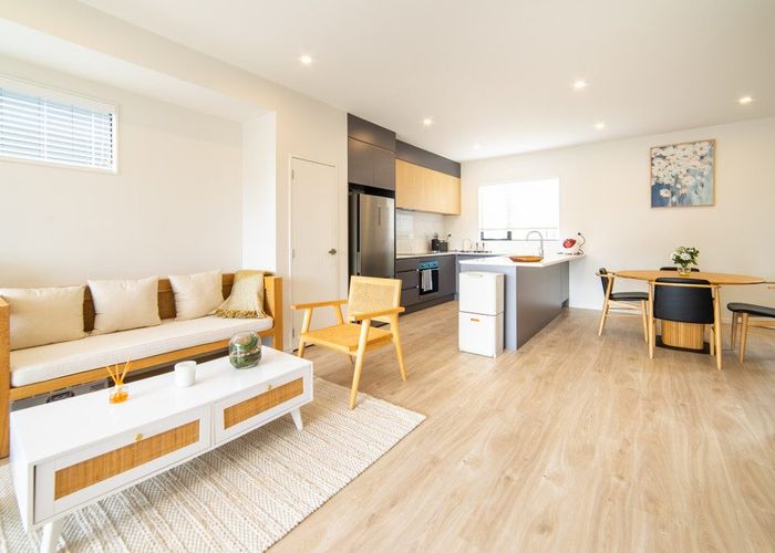  at 2/20 Eban Ave, Hillcrest, North Shore City, Auckland