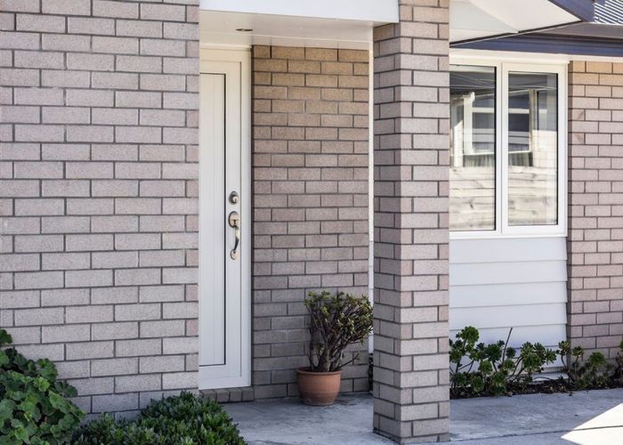  at 24 Shrule Place, Huntington, Hamilton