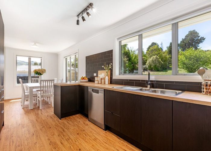  at 33 Moeraki Road, Maoribank, Upper Hutt, Wellington