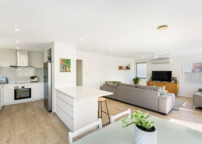  at 1/4 Wickstead Place, Massey, Auckland