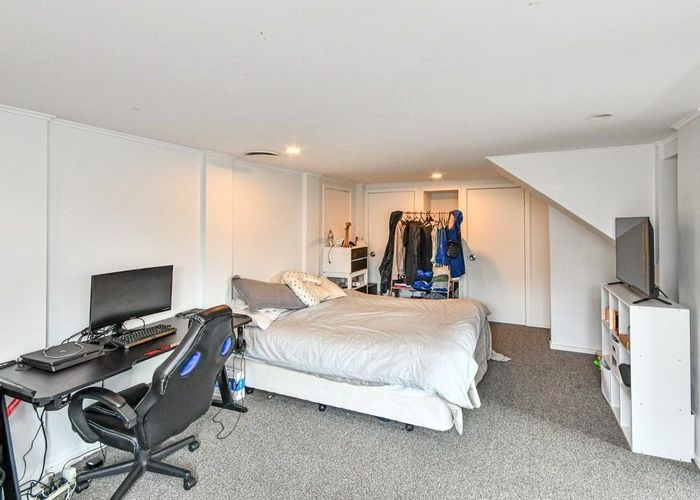  at 15 Lowburn Place, Clover Park, Manukau City, Auckland