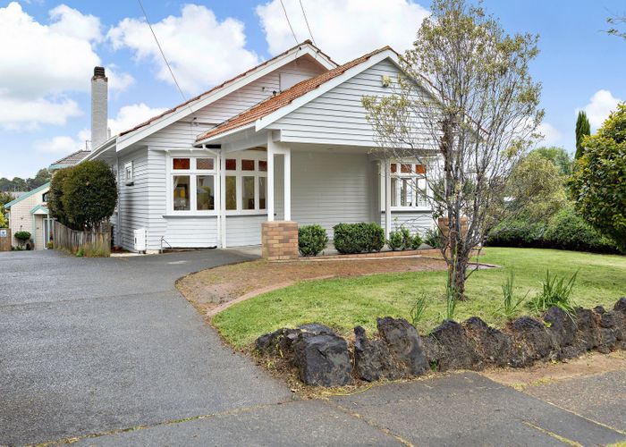  at 6 Memorial Avenue, Mount Roskill, Auckland