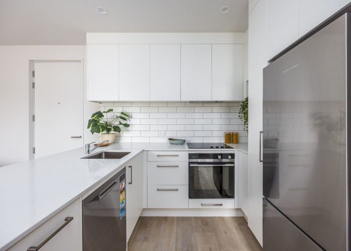  at 2/1 Reiputa Lane, Mount Wellington, Auckland City, Auckland