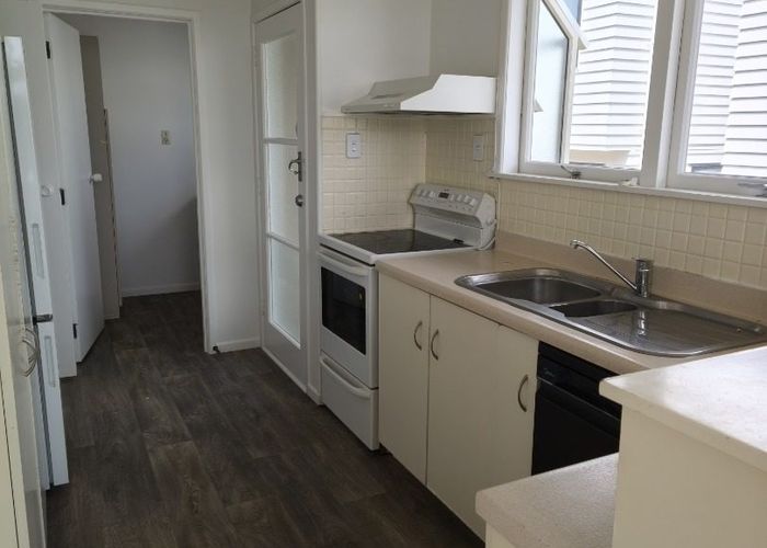  at 40 Velma Road, Hillcrest, Auckland