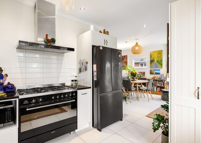  at 2/8 Celia Street, Redcliffs, Christchurch