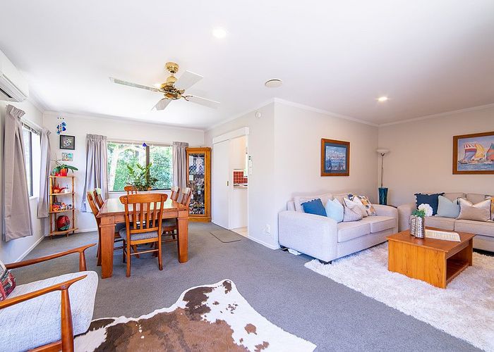  at 2/20 Nile Road, Milford, Auckland