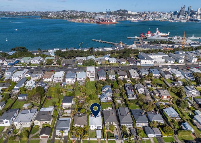  at 15 Rutland Road, Devonport, North Shore City, Auckland
