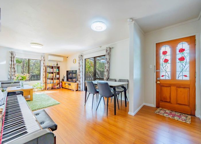  at 1/24 Tree View Avenue, Glenfield, Auckland