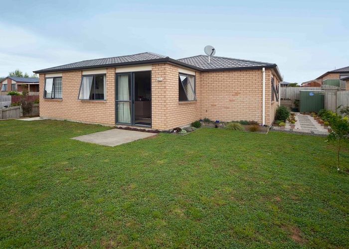 at 52 Woodbank Drive, Glen Eden, Auckland