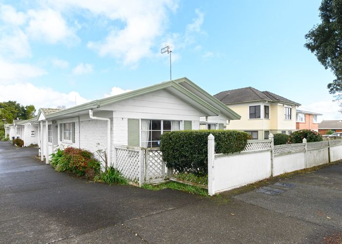  at 1/389 Blockhouse Bay Road, Blockhouse Bay, Auckland