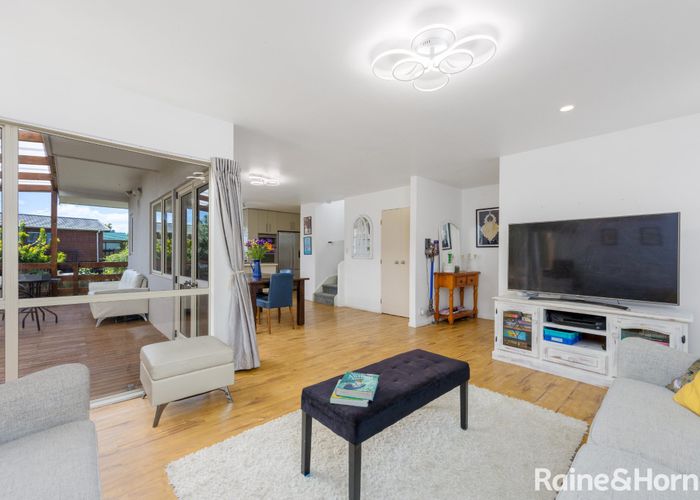  at 2 Kimber Hall Avenue, Blockhouse Bay, Auckland City, Auckland
