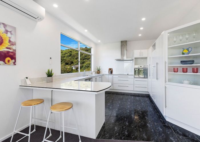  at 6 Cromarty Place, Papakowhai, Porirua, Wellington