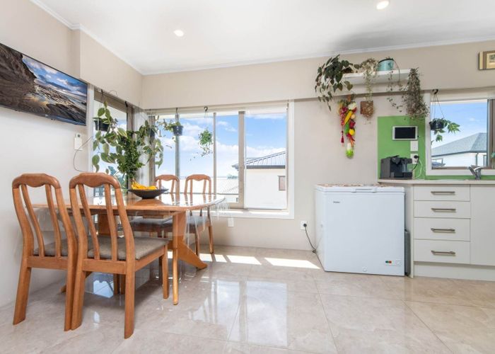  at 4237 Great North Road, Glendene, Waitakere City, Auckland