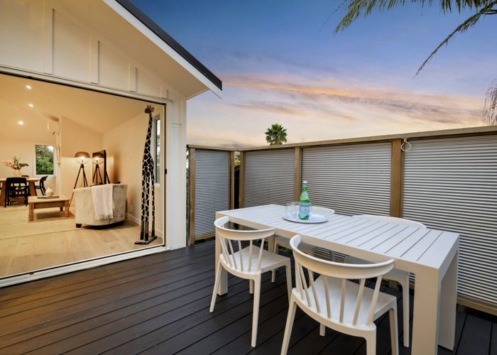  at 2/4 Richards Avenue, Forrest Hill, North Shore City, Auckland