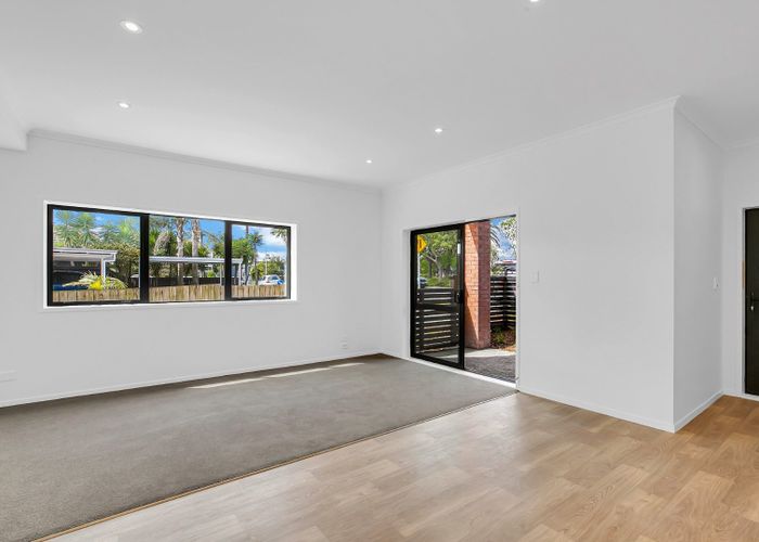  at 1/500 Te Atatu Road, Te Atatu Peninsula, Waitakere City, Auckland