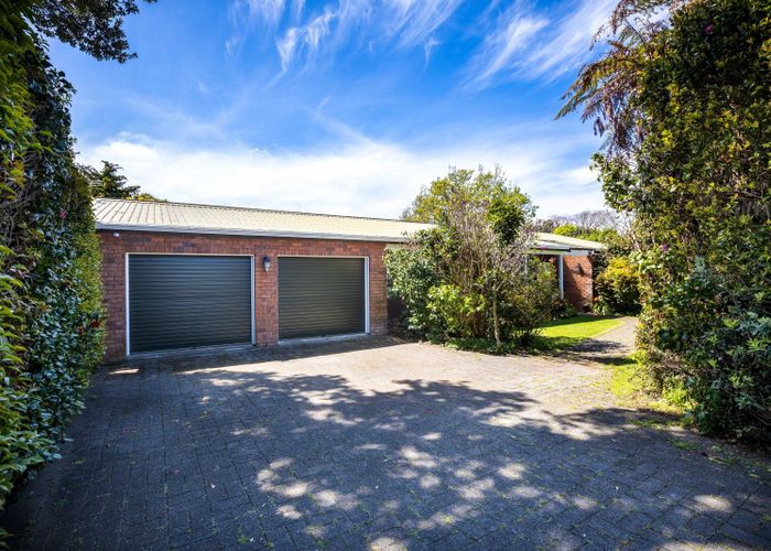  at 2 Byron Place, Whalers Gate, New Plymouth