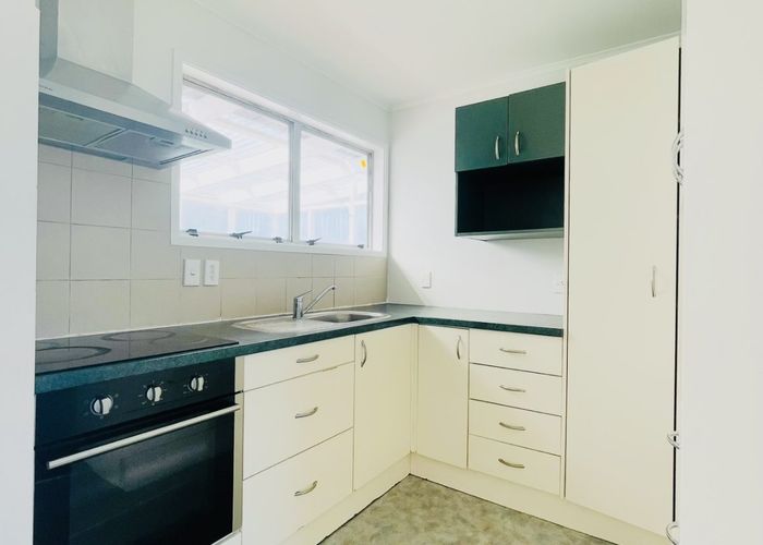 at 90 Oriel Ave, West Harbour, Waitakere City, Auckland