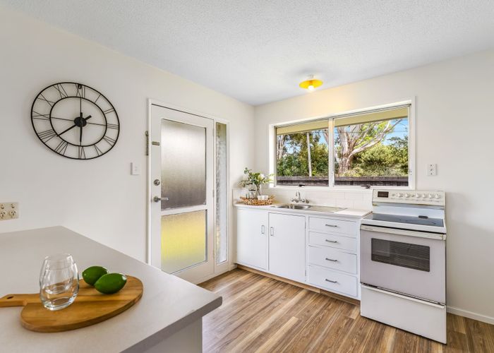  at 2/15 Keighleys Road, Bromley, Christchurch City, Canterbury