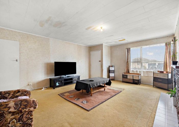  at 8 Wroughton Crescent, Otara, Auckland