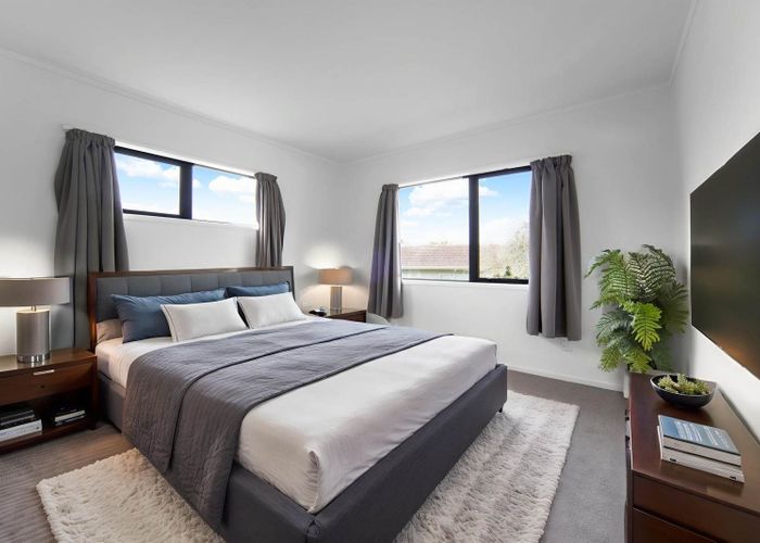 at 5 Trengove Place, West Harbour, Waitakere City, Auckland