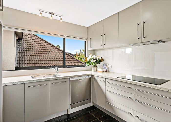  at 2/24 Sylvia Road, Saint Heliers, Auckland City, Auckland