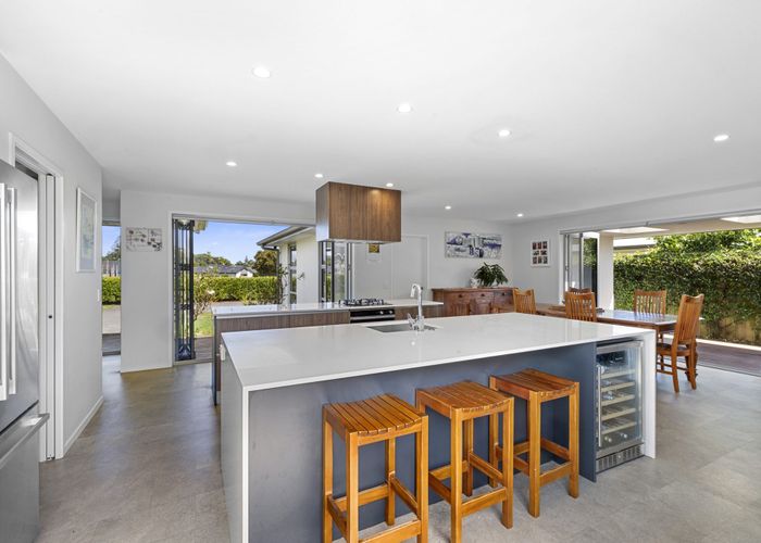  at 8 Wentworth Lane, Waiwhakaiho, New Plymouth, Taranaki