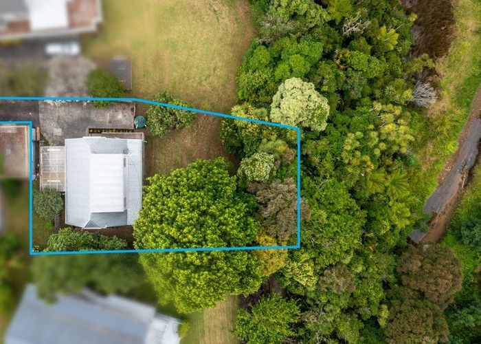  at 2/128 Lynn Road, Bayview, North Shore City, Auckland