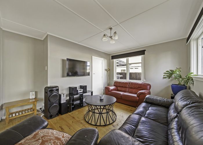  at 6 Carisbrooke Street, Aranui, Christchurch City, Canterbury