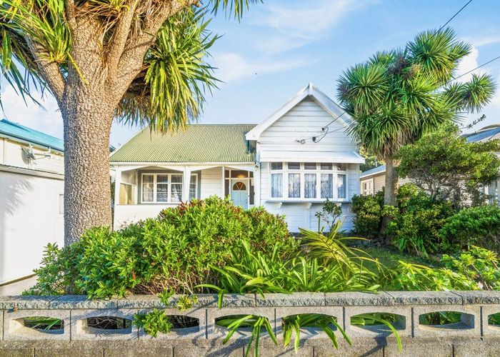  at 68 Derwent Street, Island Bay, Wellington