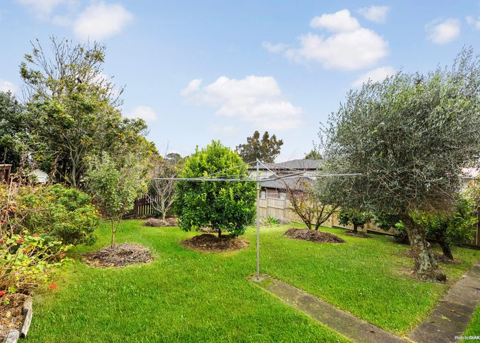  at 5 Jasmine Place, Blockhouse Bay, Auckland