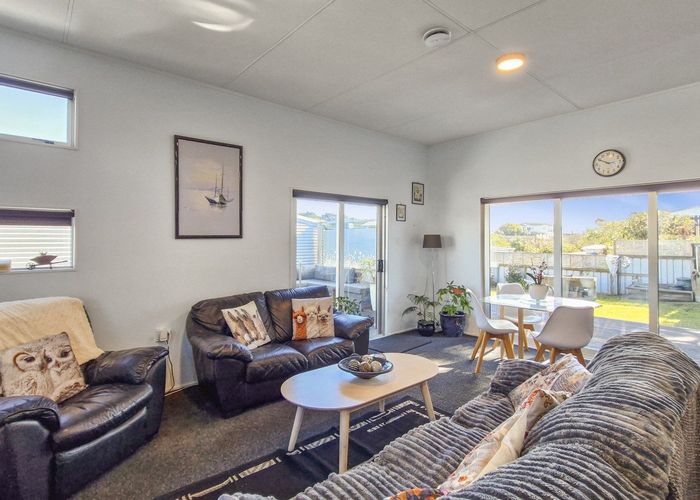  at 25 Hall Place, Foxton Beach, Horowhenua, Manawatu / Whanganui