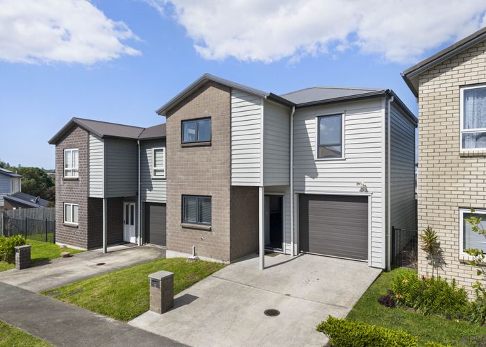  at 6 Awhenga Place, Weymouth, Manukau City, Auckland