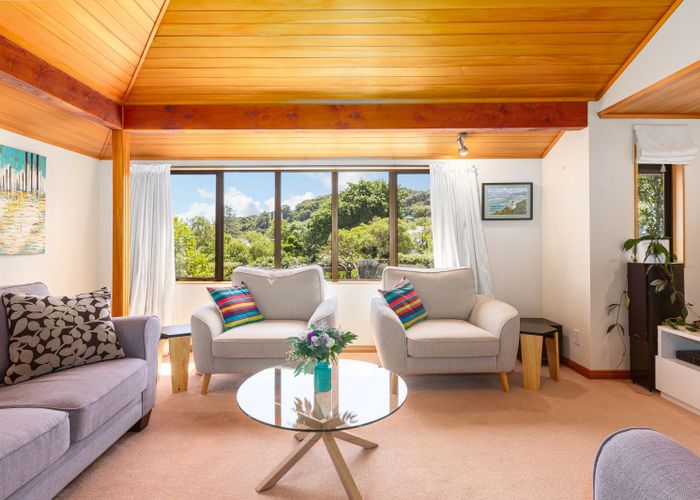  at 2/16 Cheviot Road, Lowry Bay, Lower Hutt