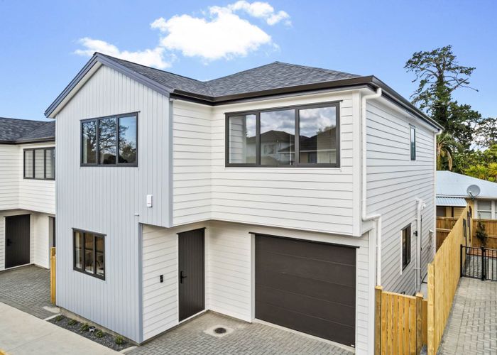  at 8C Ayrton Street, Te Atatu South, Waitakere City, Auckland