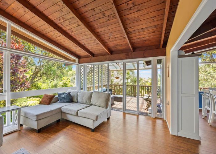  at 12 Raroa Terrace, Waiatarua, Waitakere City, Auckland