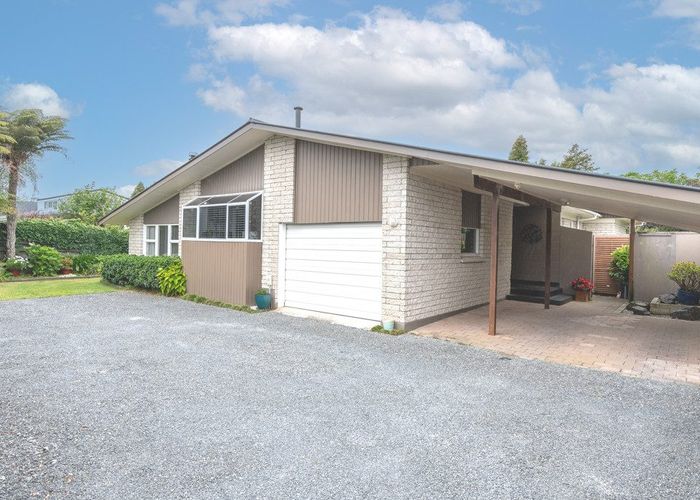  at 9 McDowall Place, Queenwood, Hamilton