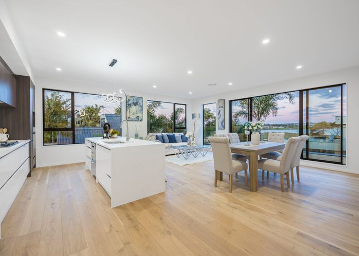  at 24 Ferntree Terrace, West Harbour, Auckland