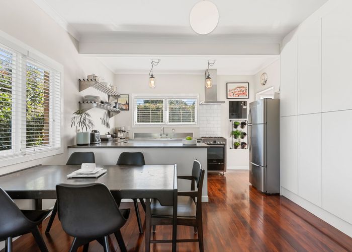  at 8 Viewland Avenue, Onehunga, Auckland City, Auckland