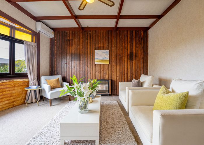  at 3 Carrie Street, Sandringham, Auckland