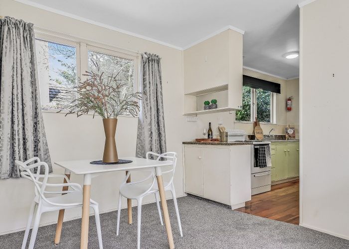  at 2/271 River Road, Claudelands, Hamilton